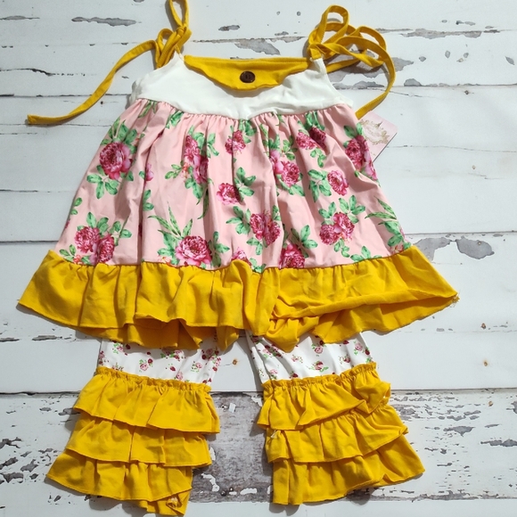 Other - Floral Ruffle Mustard Set New Size 4